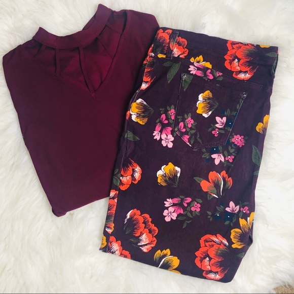 Maroon Floral Jegging Pant back pockets SO COMFY - Picture 4 of 6